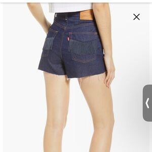 Levi’s Ribcage Shorts Size 28